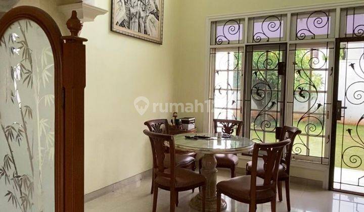 Dijual Rumah Mewah di Legenda Wisata 2