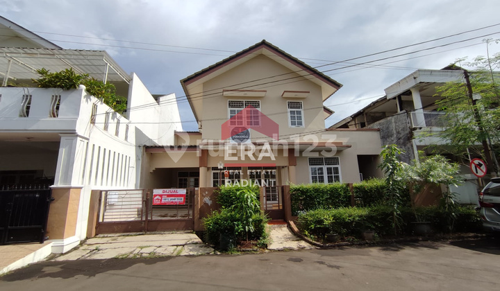 Rumah 2 Lantai di Kasuari, Bintaro Sektor 9, Tangerang Selatan Rumah 2 Lantai di Kasuari, Bintaro Sektor 9, Tangerang Selatan