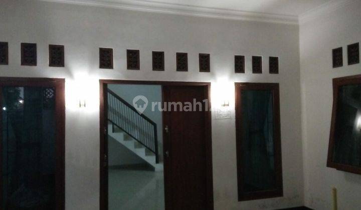 Dijual Cepat Kos-kosan 12 Kamar di Pondok Gede 2