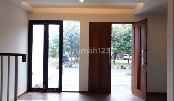 Rumah Baru Cantik Lokasi Strategis Bintaro 2