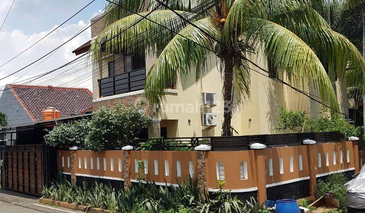 Rumah Hook 2 lantai tanah luas di Lenteng Agung Jakarta Selatan 1