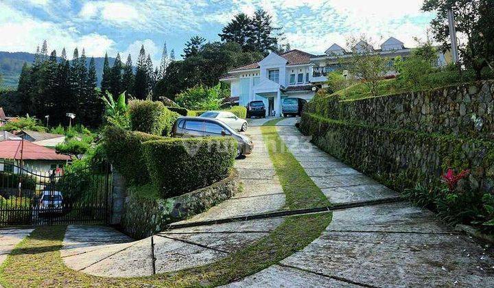 dijual villa mewah ada kolam renang view pemandangan di Cisarua bogor 1