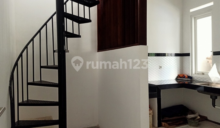 dapur rumah di jalan besar bintaro