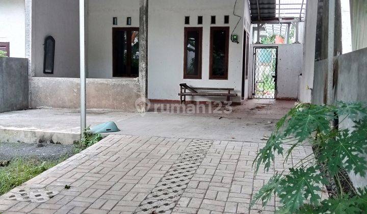 Rumah Dgn Halaman Luas Harga Murah Akses Jalan Lebar 2