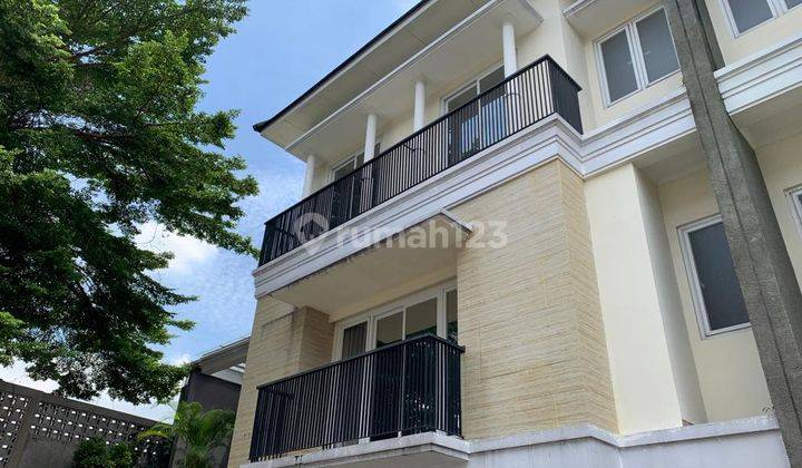 Rumah siap huni didalam Townhouse, Dengan Private Pool 1