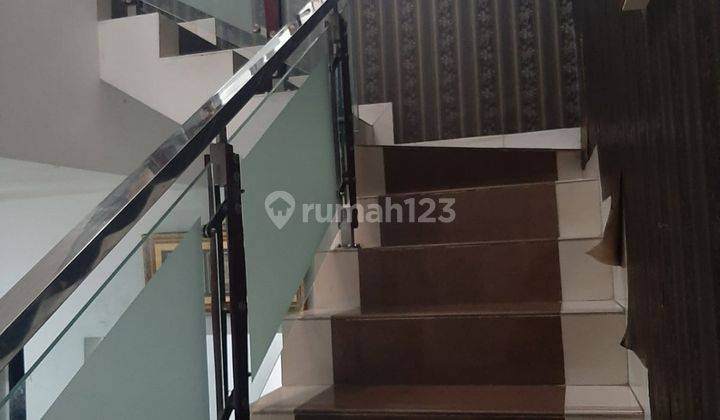 Rumah Full Furnished 3 Lantai Strategis Dekat Kampus UNLA Bandung 1