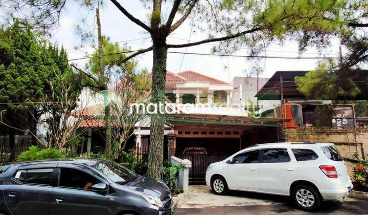 Rumah Sangat Homy, 2 Lt Taman Belakang Luas, Sayap Dago Dekat Itb 2