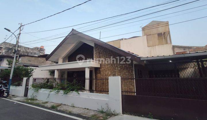 Rumah Lama hitung tanah lokasi bagus di Cempaka putih 1