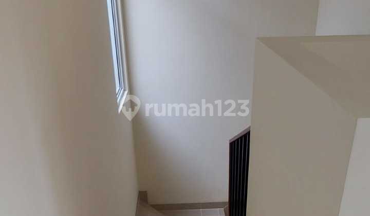 Di jual Rumah 2 lt, di Cluster Agnesi Gading serpong 2