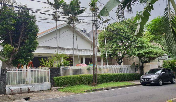 Di  jual murah Rumah Menteng Luas Dan Asri lingkungan tenang aman 1