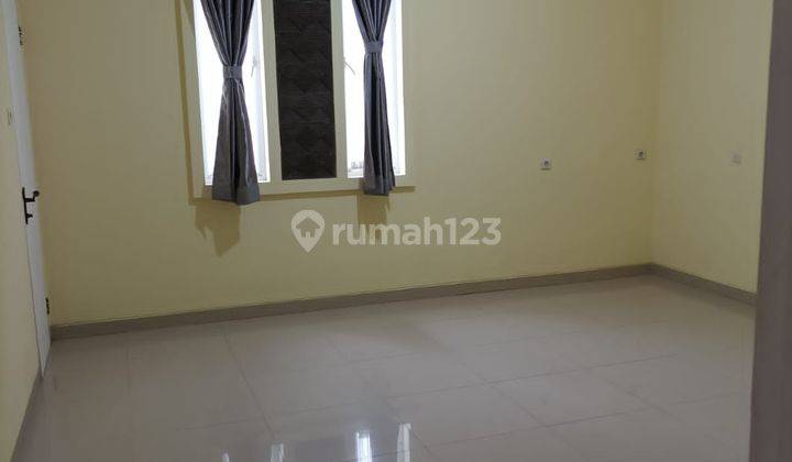 Rumah sunter rapih bagus siap huni seperti brand new 2 lantai 2