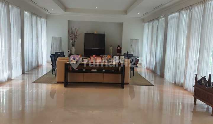 Rarely available for sale: Mediterranean resort-style house in PIK, ready to move in.