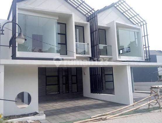 Rumah Pondok Hijau Baru Swimming pool Lokasi Cluster one Gate 1