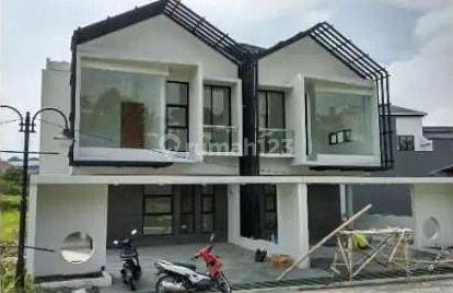 Rumah Pondok Hijau Baru Swimming pool Lokasi Cluster one Gate 2