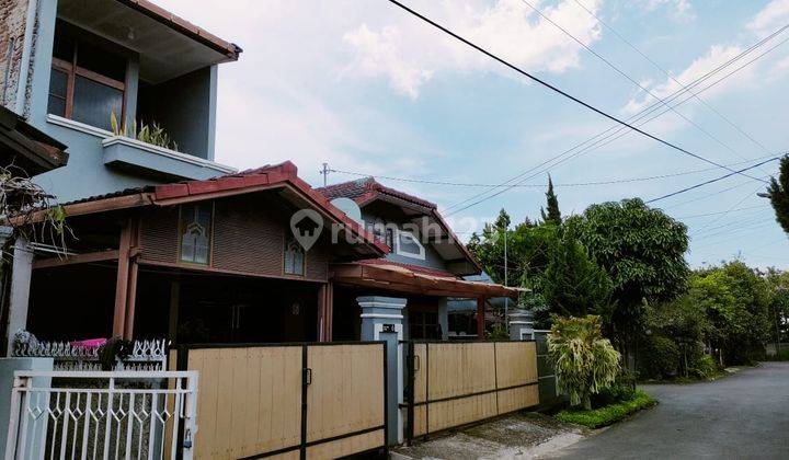 Rumah Hook Luas Dan Terawat Di Cimahi 2