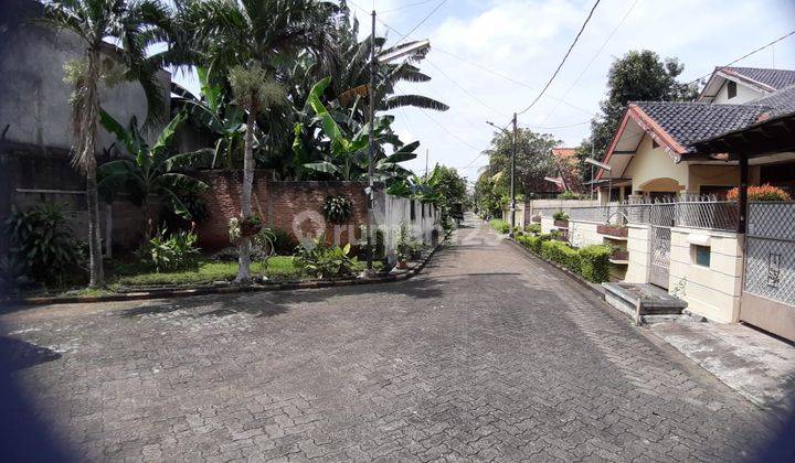 rumah lama sirkulasi nyaman bisa buat kost/kontrakan.dkt mitra 10 pdk petung tangsel 2