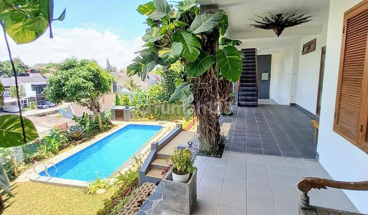 Rumah Premium dengan kolam renang di Gegerkalong  1