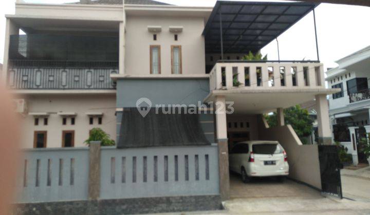Di Jual Cepat (BU) Rumah 2 lantai hook full purnish Bumi Telukjambe di Karawang Barat  2