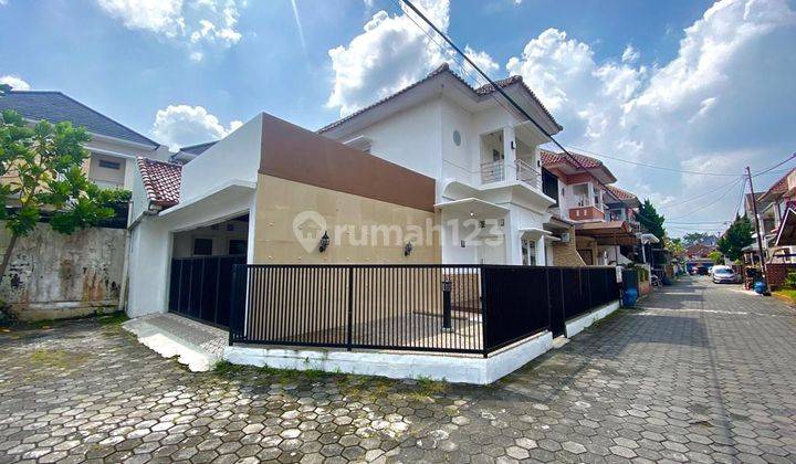 RUMAH DALAM PERUMAHAN ELITE DI JL PALAGAN KM 7 2