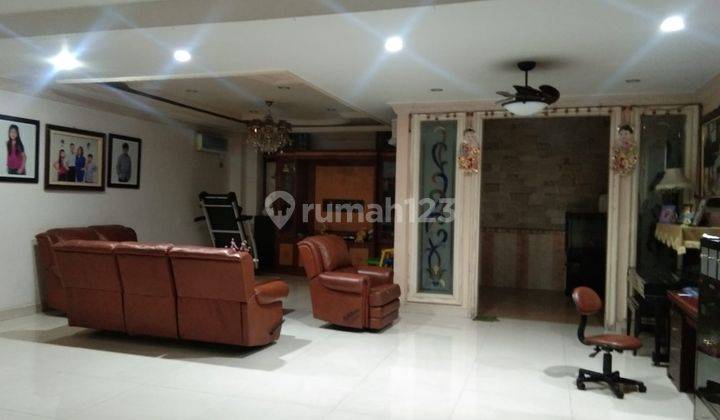 Dijual rumah di Puri Indah 2