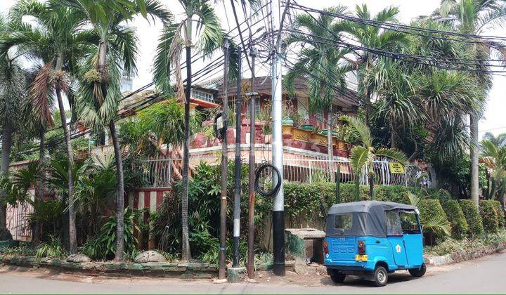 Rumah lama Terawat masih layak huni posisi Hoek Jl. Gandaria Tengah Kebayoran Baru Jakarta Selatan 2