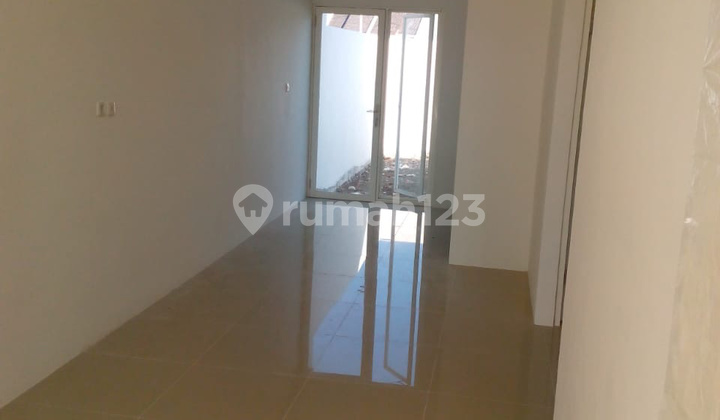 Rumah Modern Tengah III Surabaya Murah. (RIC.B120) Rumah Modern Tengah III Surabaya Murah. (RIC.B120)