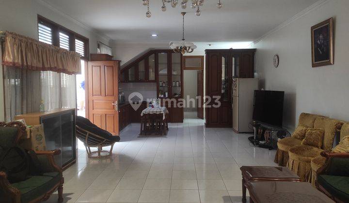 Dekat Senayan, rumah 3Man Well Maintened 2