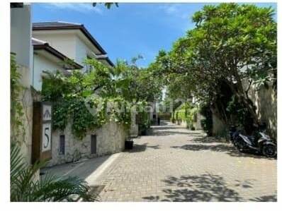 DIJUAL CEPAT 8 - UNIT RUMAH EKSKLUSIF & MEWAH 2 - LANTAI.JL.KEMANG,JAK - SEL.DENGAN PRIVATE SWIMMING POOL.LOKASI PREMIUM & STRATEGIS.INVESTASI YANG SANGAT MENGUNTUNGKAN ! 2