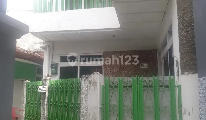 Sudirman Wing House, near Andir Market. 2