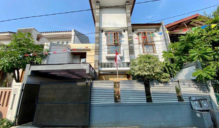 Rumah Siap Huni Jalan 2 Mobil 138 Meter Dekat Kawasan Bisnis Tebet 1