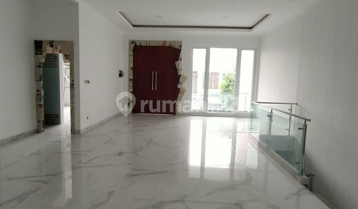 Puri Indah. West Jakarta. 3½ Story House. Nice and Tidy. Price Reduced From 10m to 9m Negotiable. Puri Indah. West Jakarta. 3½ Story House. Nice and Tidy. Price Reduced From 10m to 9m Negotiable.