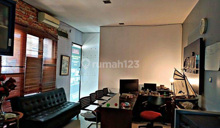 Dijual Rumah Usaha / kantor
Semifurnish Di BSD Kencana Loka 
Pinggir jalan  2