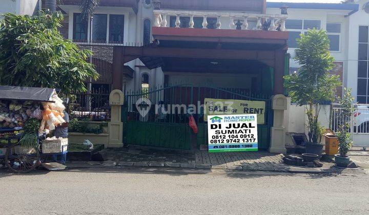 Rumah siap huni harga nego berikut dgn furnish, terletak strategis dgn  mall, supermarket, rumah sakit besar,kkinik2, tempat2 ibadah, sportclub.  1