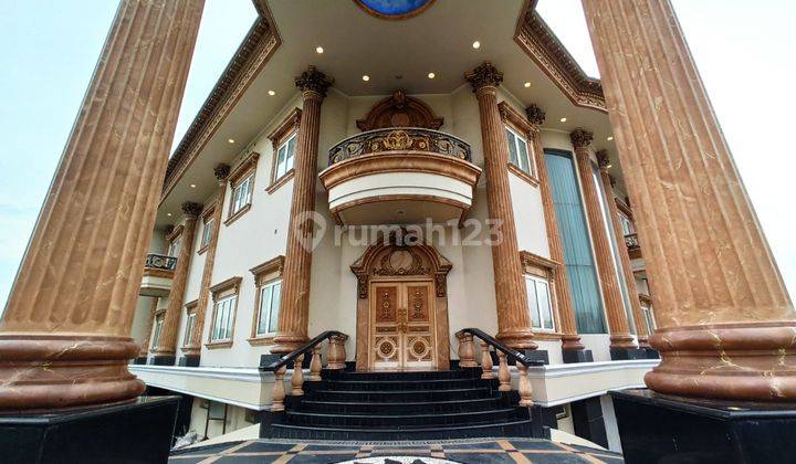 Rumah Mewah Design Classic di Intercon Taman Kebon Jeruk 1