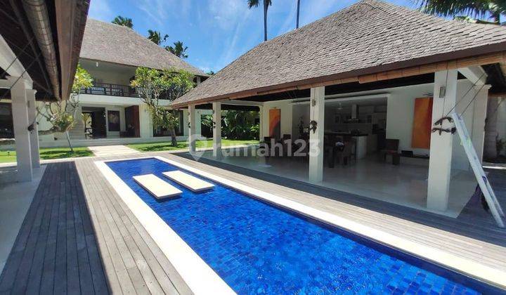 LUXURY VILLA VIEWING FIELDS AND RIVER LOCATION CANGGU 1