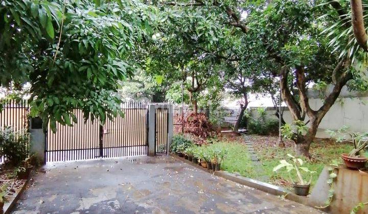 Dijual Cepat Rumah Luas di Bintaro Sektor 2 Cocok untuk Keluarga 2