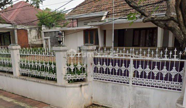 (SALE) Rumah Lama Di Jalan Besuki. Menteng (D-Y) 1