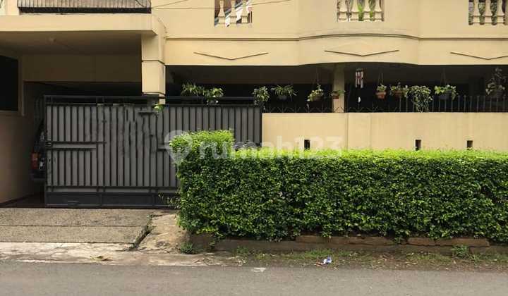 Strategically located house in a prime location 2