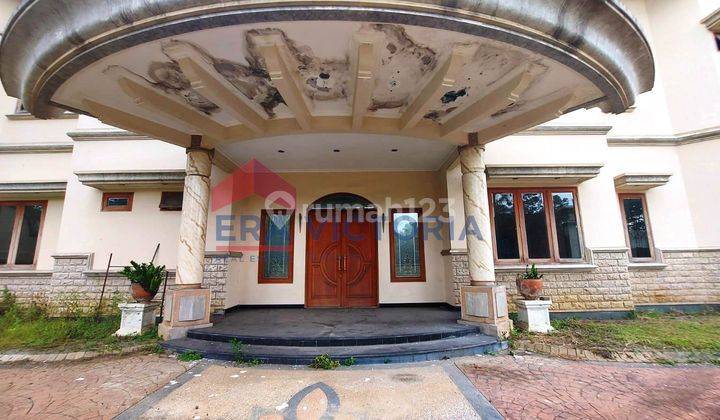 Rumah dijual sangat besar, mewah nan megah 1