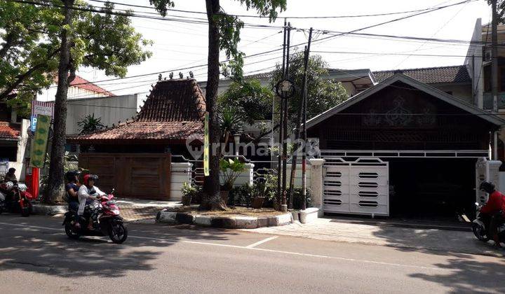 Rumah di tengah kota Bandung. Daerah ramai dan mainroad  2