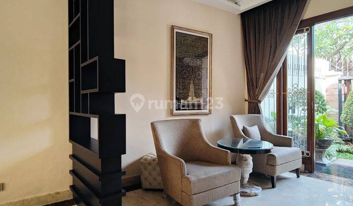 Rumah modern Minimalis full furnished  private pool kemang  2