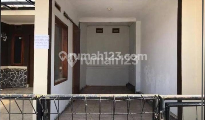 For Sale: Strategic Minimalist House, Ideal for Residence and Business in Sariwangi, Bandung. 2