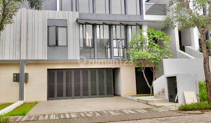 Rumah Exclusive Lebar 12 Pasti Suka Nyaman Cluster Lakewood Nava Park - BSD City Tangerang
BSD, Tangerang
 2