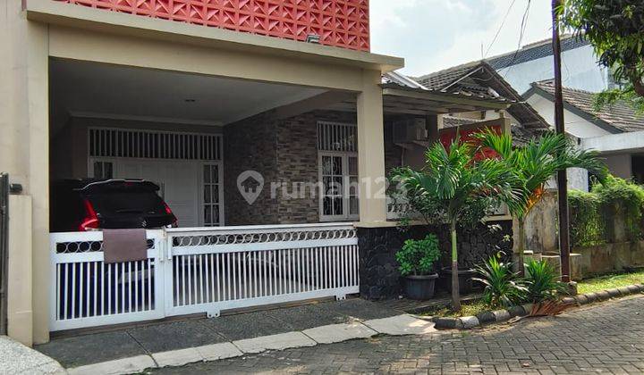 Rumah Dijual Di Kemang Pratama, Bagus Strategis Semi.furnished  2