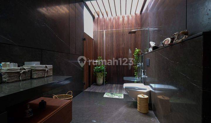  Dijual Rumah Mewah Terawat Dekat Ikea Dan Living World di Alam Sutera Onix, Tangerang 2