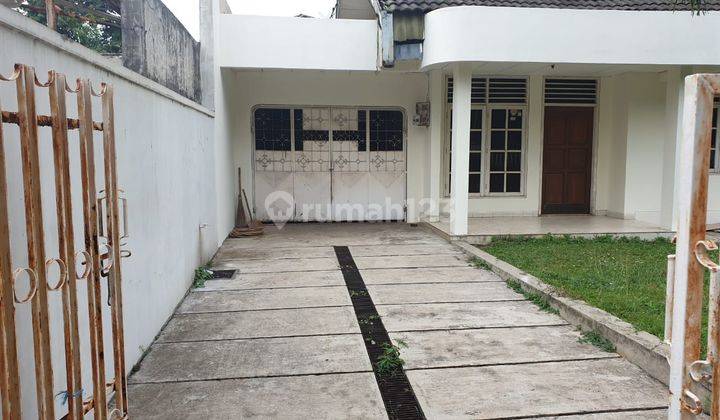 Rumah dengan halaman luas di Jati Indah, Pangkalan Jati, Cinere 2