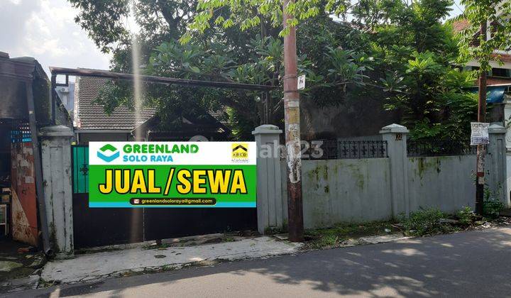 Rumah Dengan Halaman Luas di Serengan Solo 1