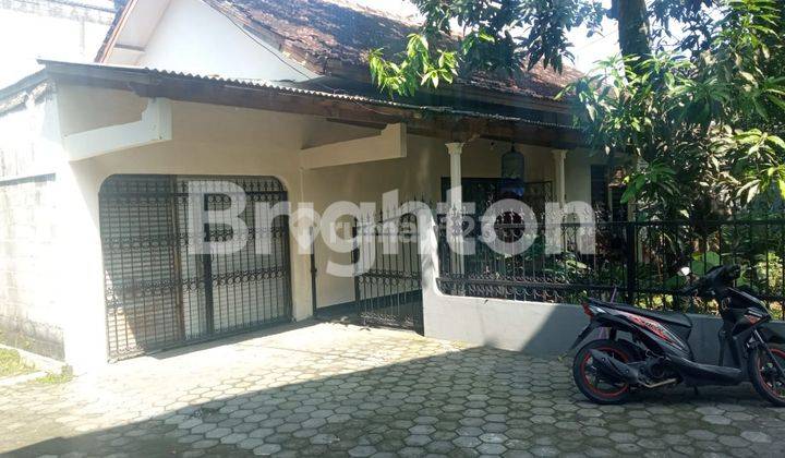 Di  Rumah Besar  Dlm Kota Jogja Dekat Kec Umbul Harjo 1