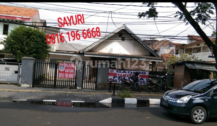 Rumah tua huk pinggir jalan jakarta timur
