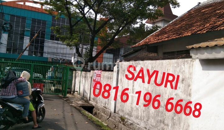 Rumah tua huk pinggir jalan jakarta timur 2